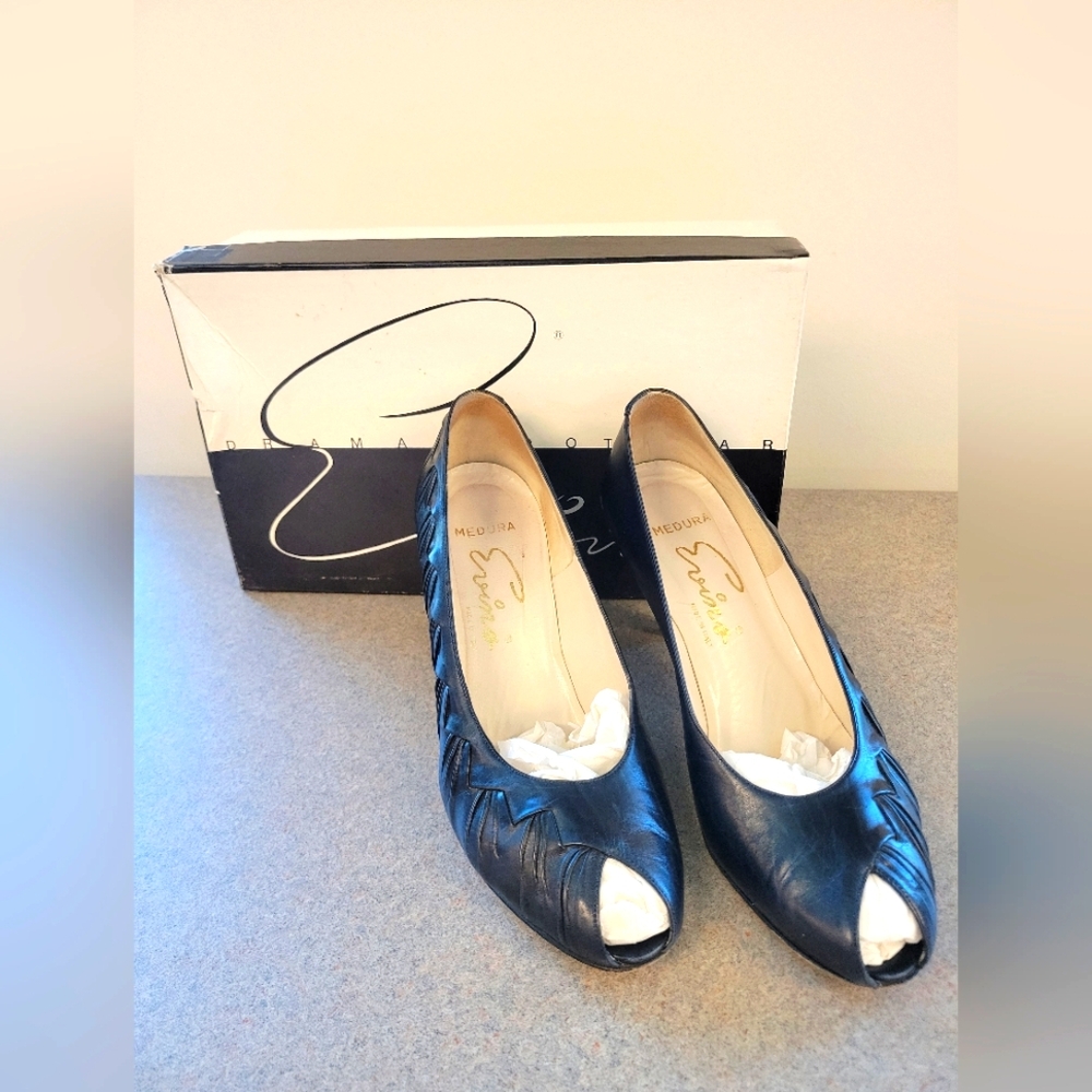 Vintage Evins  Navy Blue Peep Toe Pumps Made in Italy